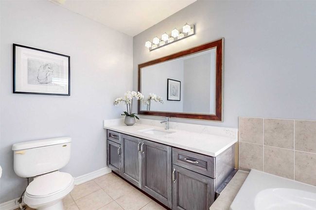 14 Ozner Cres, House attached with 3 bedrooms, 4 bathrooms and 5 parking in Woodbridge ON | Image 13