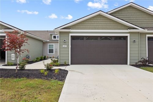 209 Alexander Dr, Elyria, OH, 44035 | Card Image