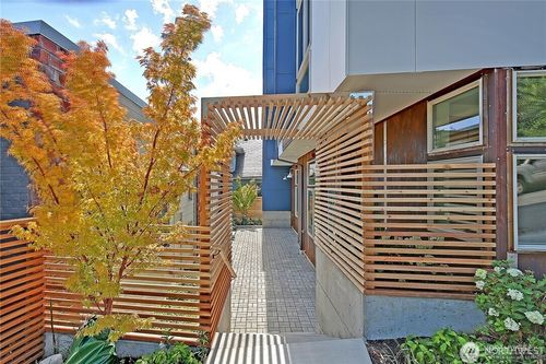 3527 S Oregon St, Seattle, WA, 98118-2180 | Card Image