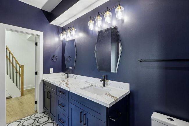 Easy access to the primary closet from the en-suite bathroom | Image 18