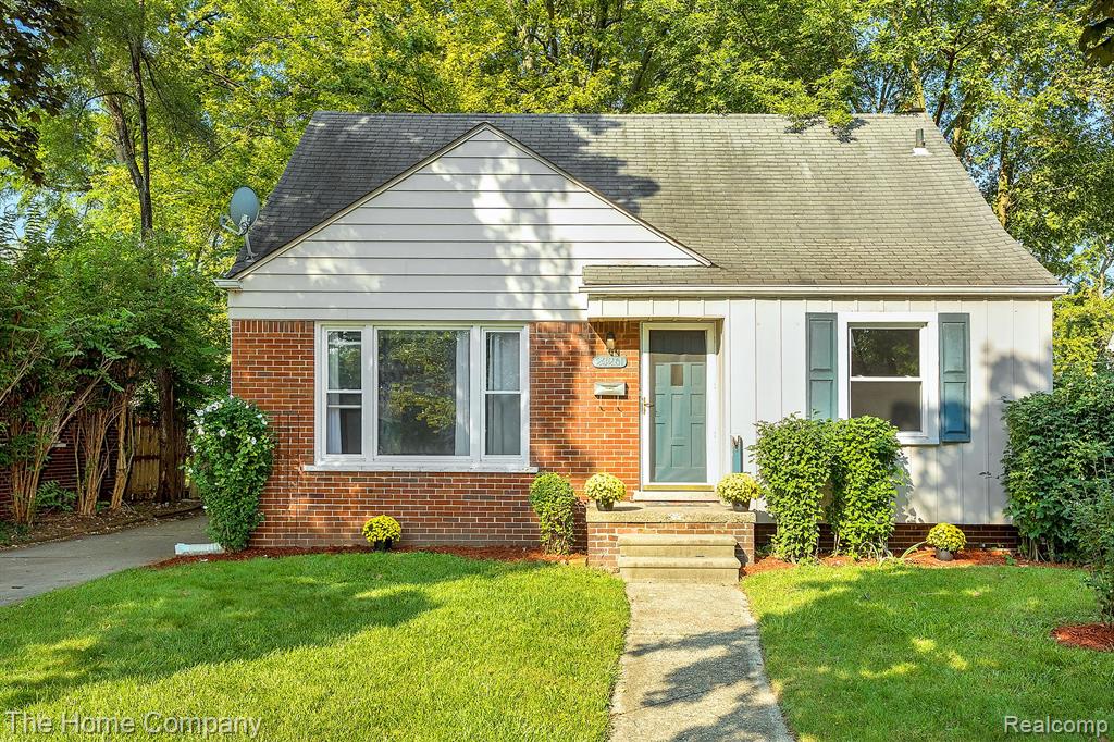 Norwood St, Oak Park, MI 48237