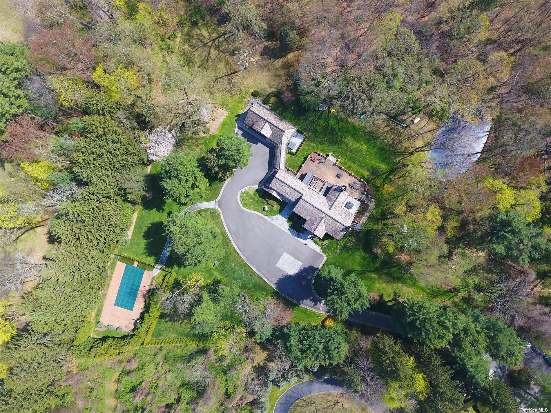Duck Pond Rd, Locust Valley, NY 11560