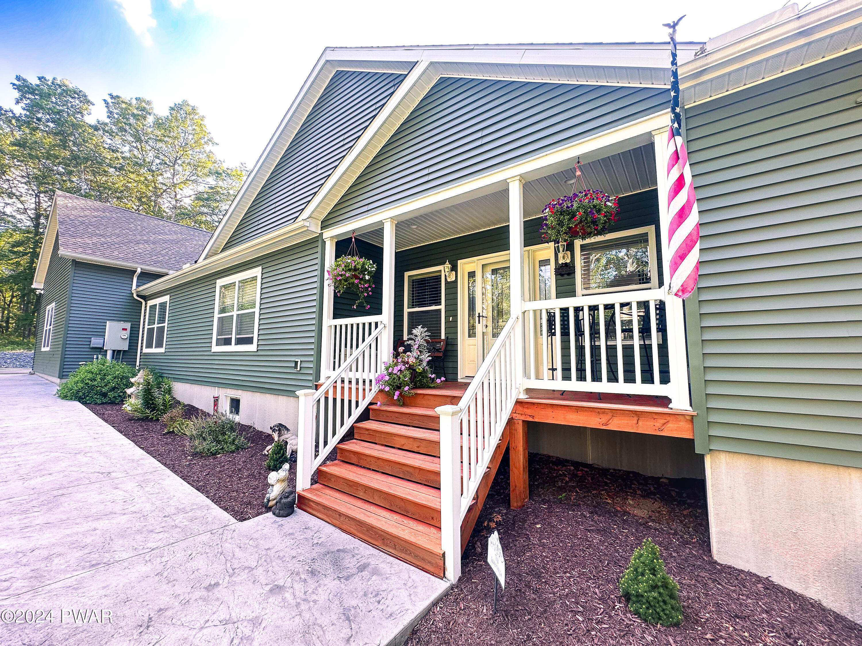 Wedgewood Dr, Hawley, PA 18428
