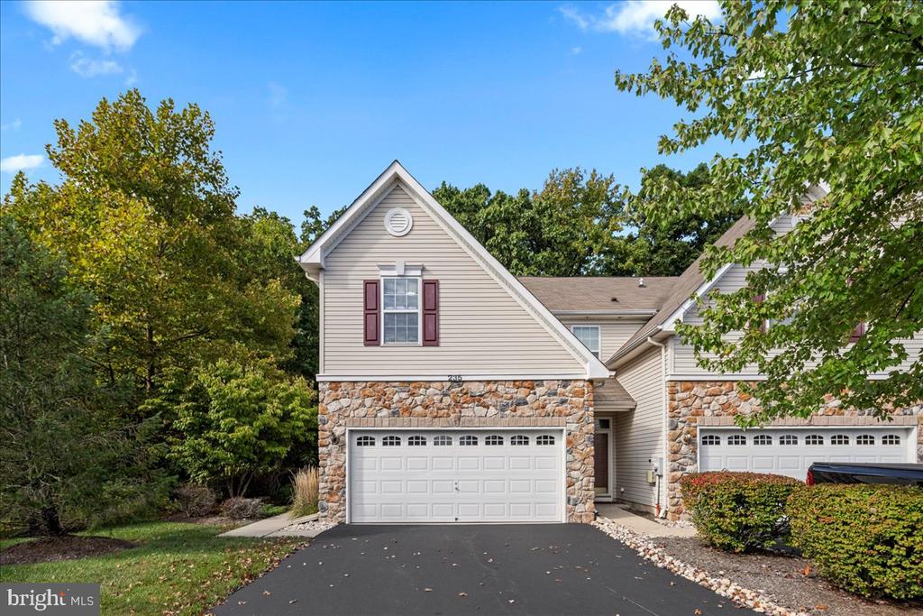 Concord Pl, Pennington, NJ 08534