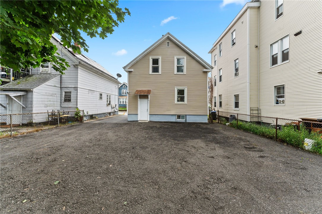 Linwood Ave, Providence, RI 02909