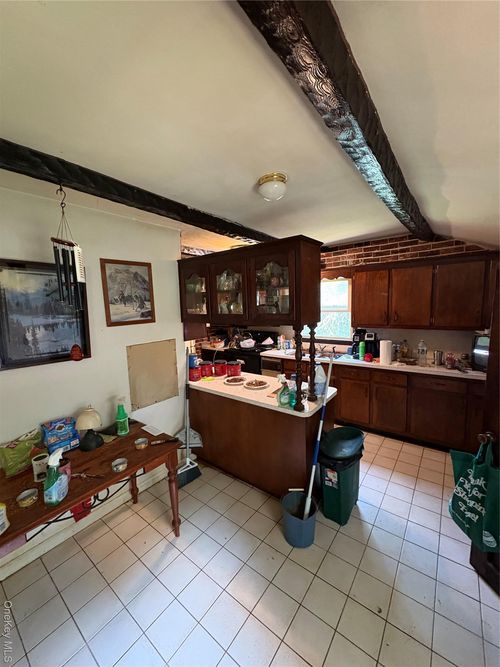 11 Chase Rd, Wallkill, NY, 12589-4500 | Card Image