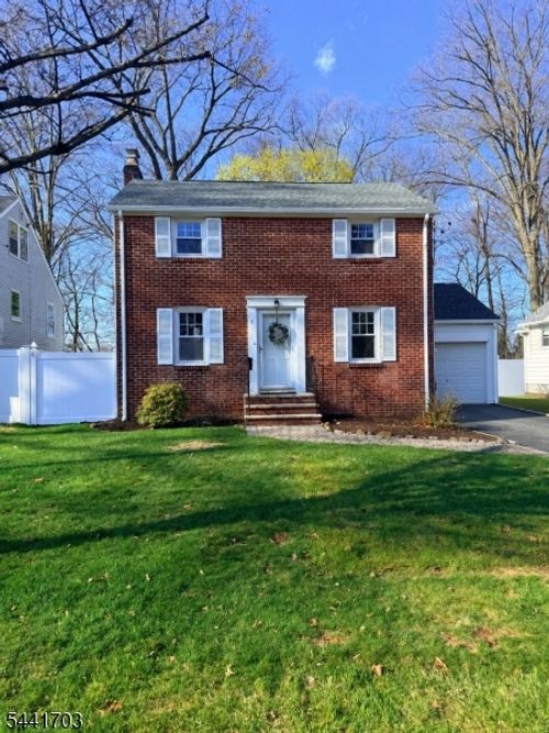 11 Monroe Ave, Roseland, NJ, 07068-1342 | Card Image