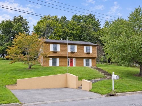 30 Oakland Ave, Walden, NY, 12586-1410 | Card Image