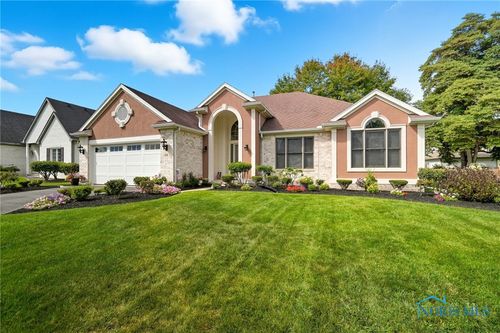 68 Hidden Meadow Dr, Holland, OH, 43528-8276 | Card Image