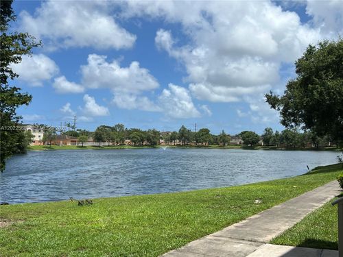 916-3690 N 56th Ave, Hollywood, FL, 33021-2279 | Card Image
