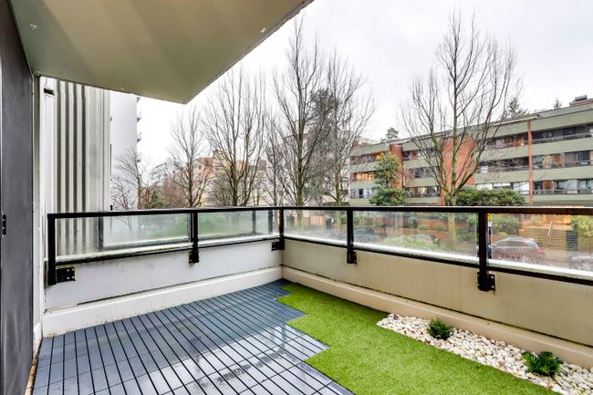 202 - 1330 Harwood Street, Condo with 2 bedrooms, 1 bathrooms and 1 parking in Vancouver BC | Image 6