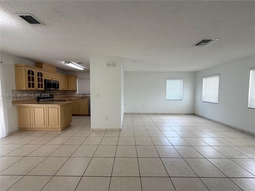 7993 Sw 9th Ter, Miami, FL, 33144-4213 | Card Image