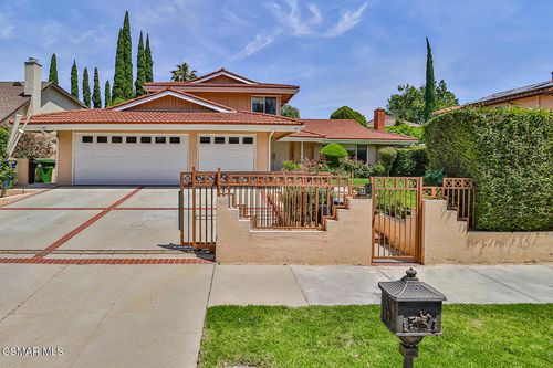 19051 Los Alimos St, Porter Ranch, CA, 91326-3217 | Card Image