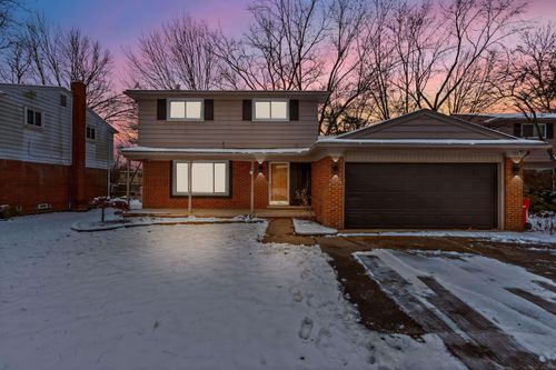 29985 Spring River Dr, Southfield, MI, 48076-1840 | Card Image