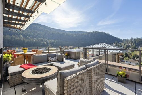 703-6687 Nelson Ave, West Vancouver, BC, V7W2B2 | Card Image