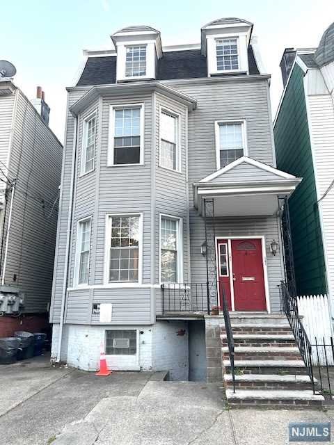 Hutton St, Jersey City, NJ 07307