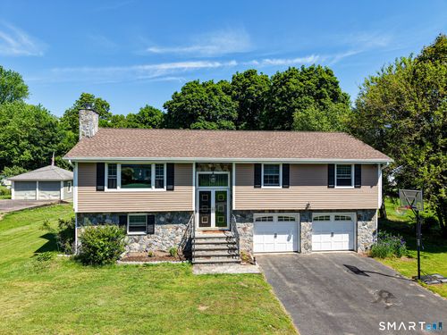 40 Orchard St, Avon, CT, 06001-3213 | Card Image