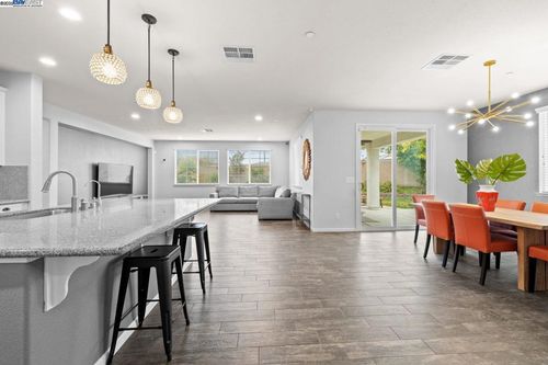 917 Talaria Ct, Oakley, CA, 94561-5085 | Card Image