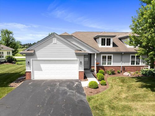 124 Sarahs Way, Sheboygan Falls, WI, 53085-1477 | Card Image