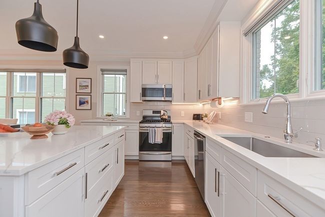 37 - 37 Algonquin Rd, Condo with 3 bedrooms, 4 bathrooms and 2 parking in Chestnut Hill MA | Image 5