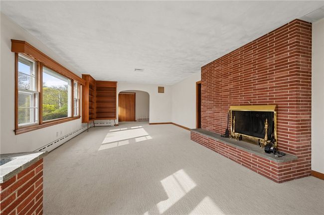 21 Top St, House other with 3 bedrooms, 3 bathrooms and 8 parking in Westerly RI | Image 7