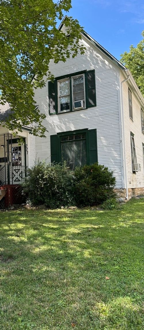 227 W Locust St, Dekalb, IL, 60115-3193 | Card Image