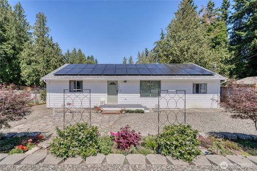 7325 E Maple St, Port Orchard, WA, 98366-8435 | Card Image