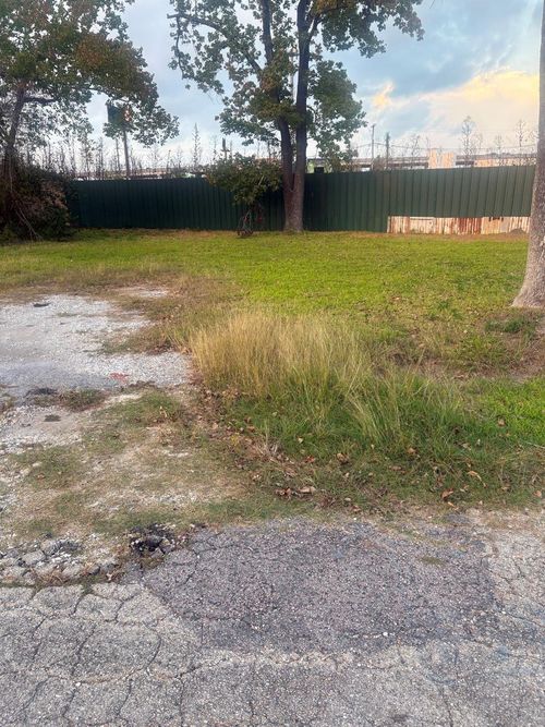 2220 Gladys St, Beaumont, TX, 77701-1029 | Card Image