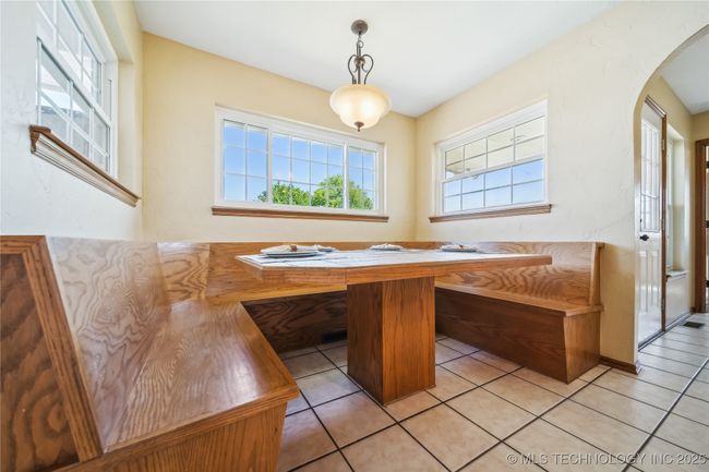 28002 Us 75 Hwy, House other with 4 bedrooms, 4 bathrooms and null parking in Ochelata OK | Image 20