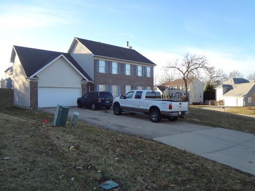 1035 Deer Creek Rd, Carpentersville, IL, 60110-1955 | Card Image