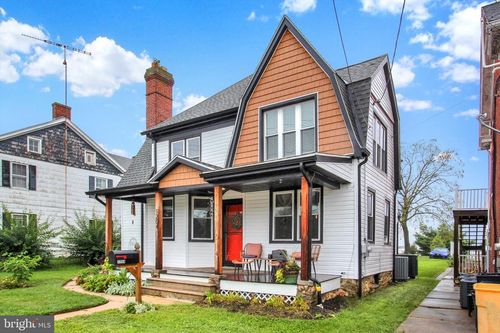 1204 Broadway, HANOVER, PA, 17331-1509 | Card Image