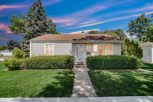 201 N William St, Mount Prospect, IL, 60056-2546 | Card Image