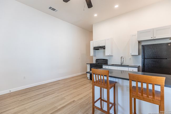 APT-2 - 407 S Pinto St, House other with 2 bedrooms, 1 bathrooms and null parking in San Antonio TX | Image 6