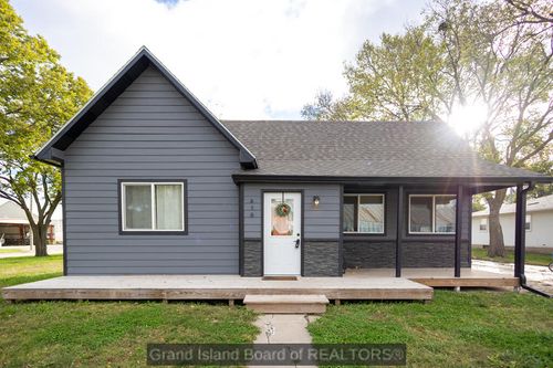 416 9th St, Aurora, NE, 68818-2717 | Card Image