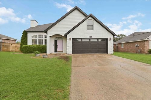 203 Nw Freestone, Bentonville, AR, 72712 | Card Image