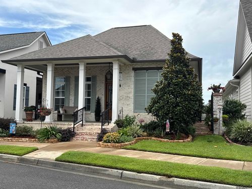 556 Stonebriar Dr, Gonzales, LA, 70737-8259 | Card Image