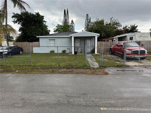 2380 Nw 133rd St, Miami, FL, 33167-1353 | Card Image