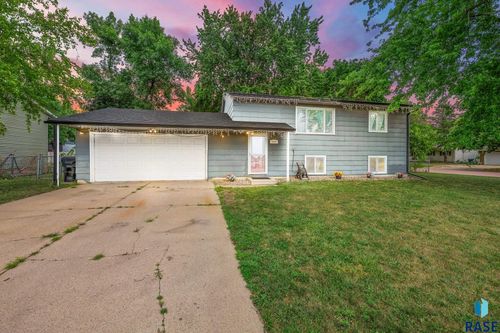 6200 W 61st St Street, Sioux Falls, SD, 57106 | Card Image