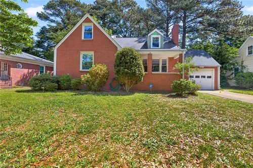 8814 Commodore Dr, Norfolk, VA, 23503-4707 | Card Image
