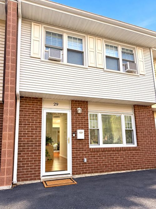 29 Brownsell Ave, West Haverstraw, NY, 10993-1001 | Card Image