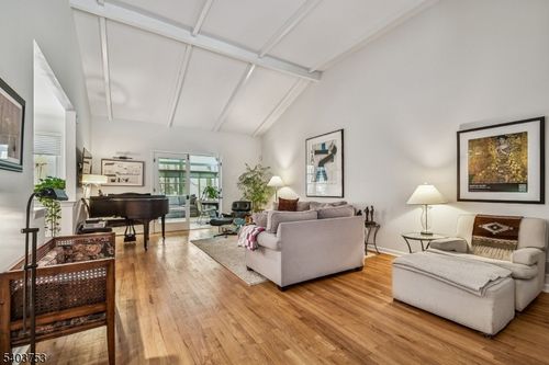 4 Brandywine Ct, Scotch Plains, NJ, 07076-2520 | Card Image