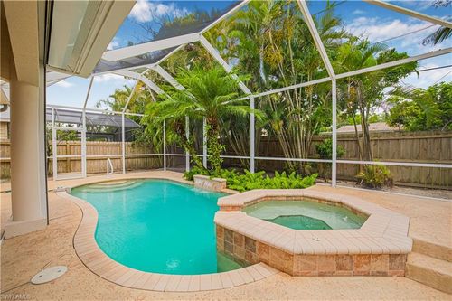 774 105th Ave N, NAPLES, FL, 34108-1842 | Card Image