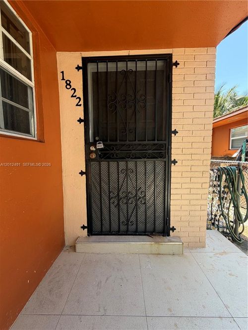 1822-1820 Nw 19th Ave, Miami, FL, 33125-1450 | Card Image