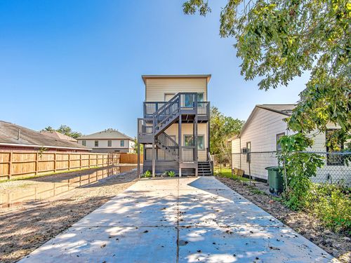 8206 Tower St, Houston, TX, 77088-5951 | Card Image