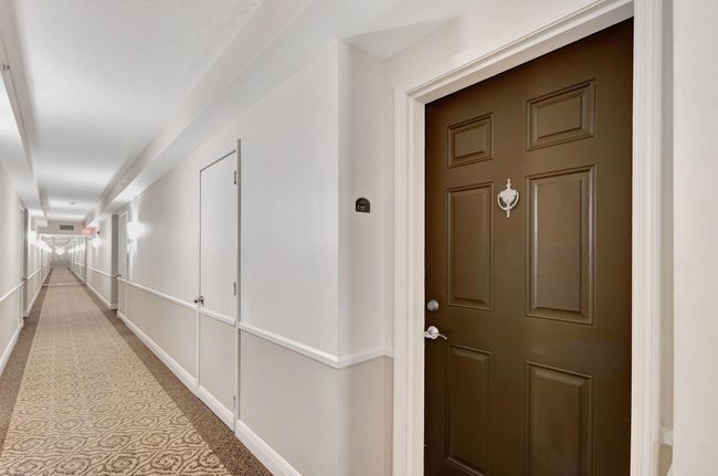 APT-510 - 610 Clematis St, Condo with 2 bedrooms, 2 bathrooms and null parking in West Palm Beach FL | Image 5