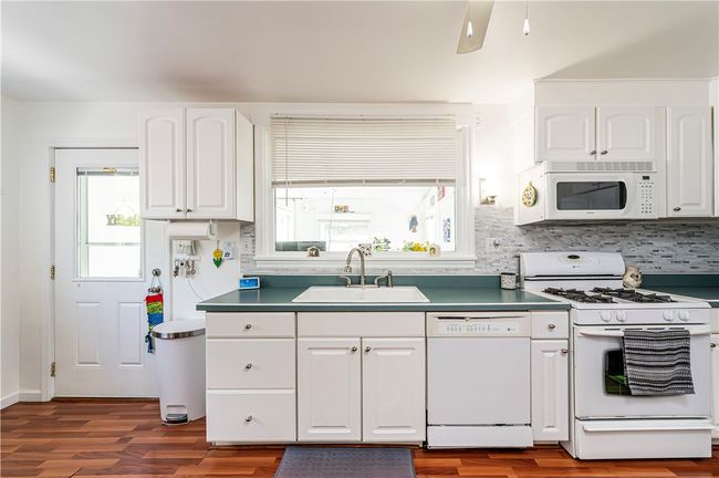 2216 Keystone Ave, House other with 3 bedrooms, 2 bathrooms and 1 parking in Hempfield Twp - WML PA | Image 34
