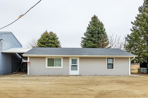 2 School St, Carlisle, IA, 50047-8782 | Card Image