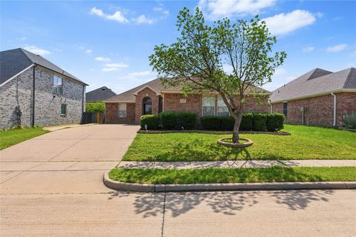 1640 Nashwood Dr, Grand Prairie, TX, 75051-3344 | Card Image