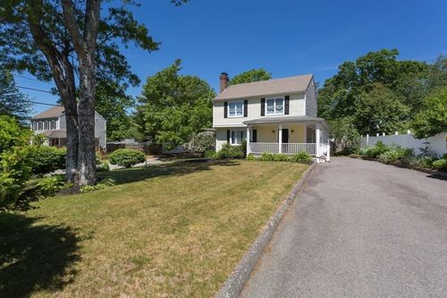 132 Lake Dr, Plymouth, MA, 02360-5692 | Card Image