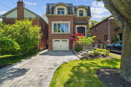 135 Glenvale Blvd, East York, ON, M4G2W1 | Card Image